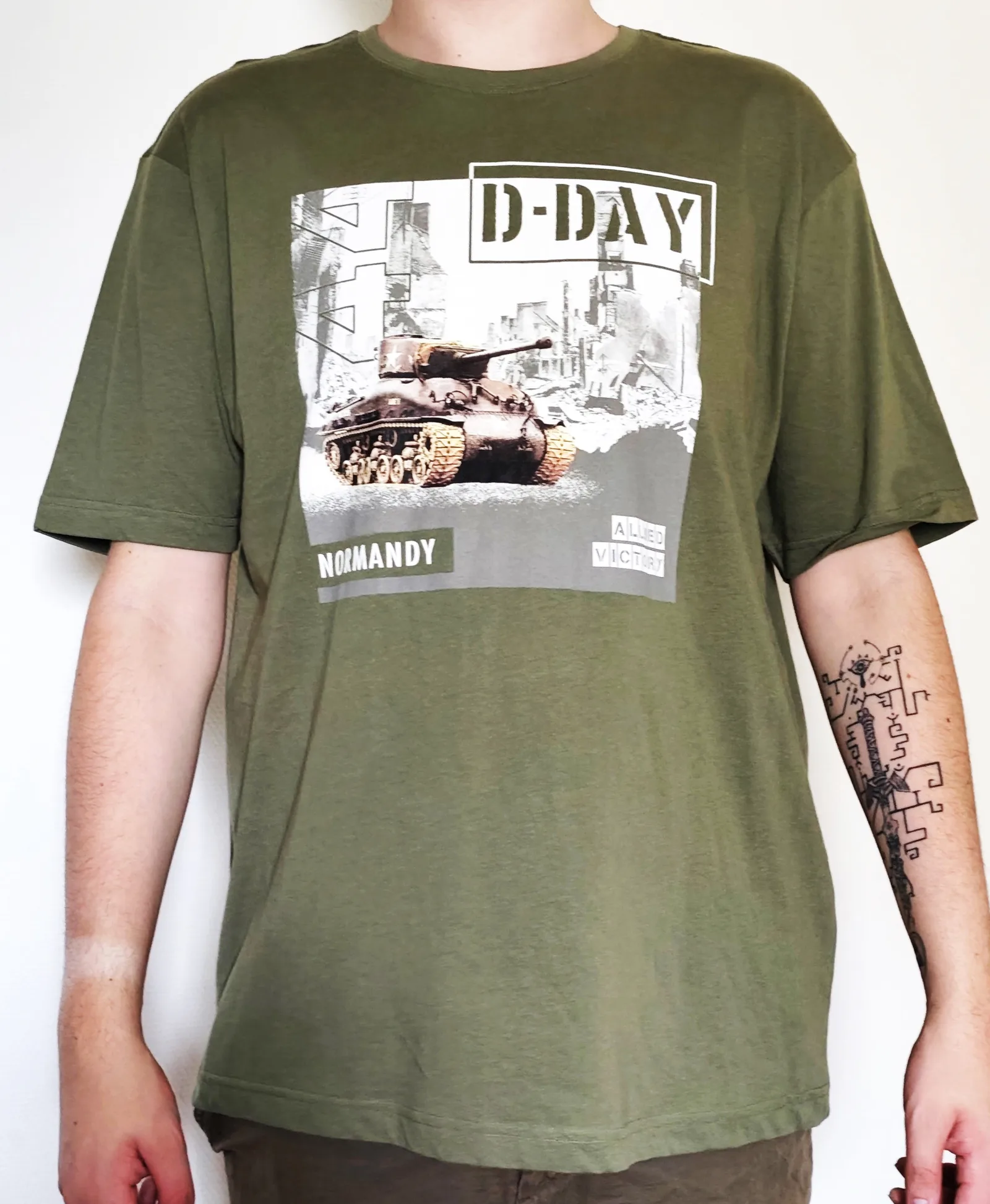 T-SHIRT CHAR US