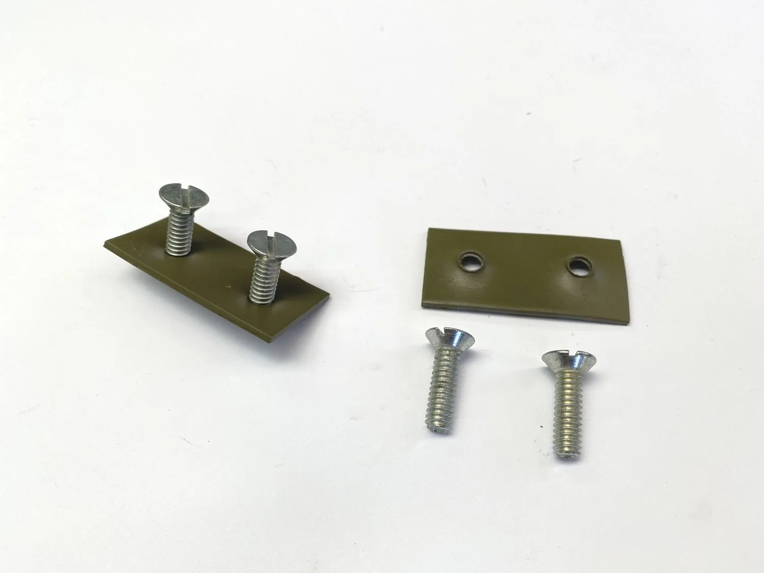 PATTE FIXATION SUPPORT BAIE PARE BRISE JEEP