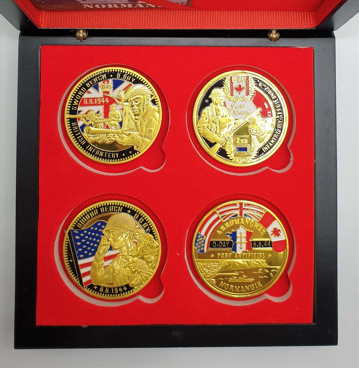 COFFRET 4 MEDAILLE D-DAY 40MM