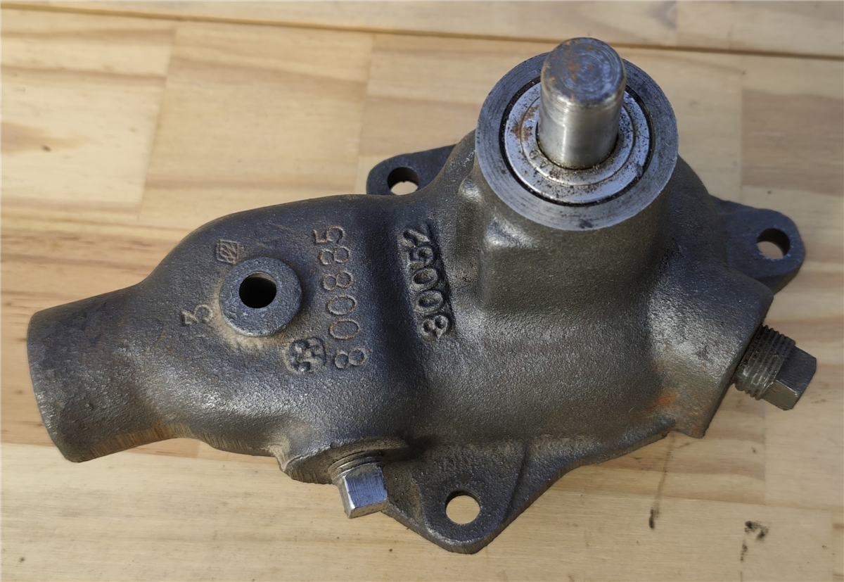 POMPE A EAU 6V / 12V / 24V SANS POULIE JEEP